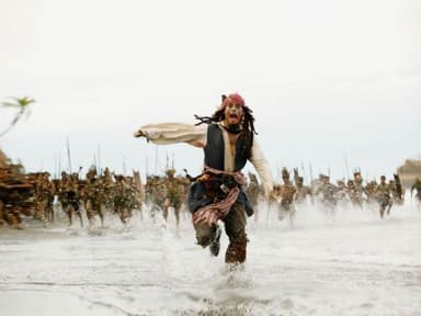 jack-sparrow-being-chased